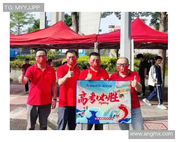 足球巨星送上真挚祝福 为高考学子加油点燃梦想之光