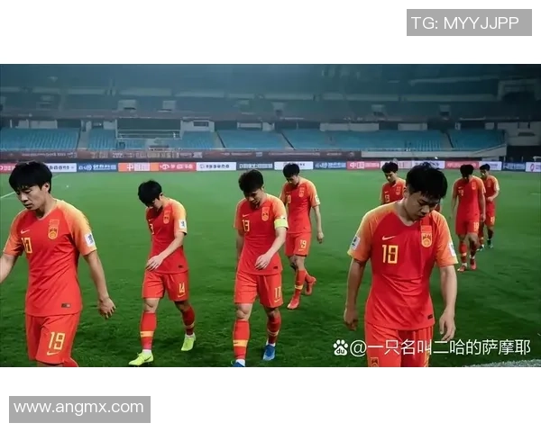 中国男足球员大肚子现象引热议 聚焦球场外的体型变化与职业生涯影响