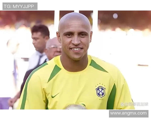 足球界颜值最高球星盘点：帅气与实力并存的完美代言人